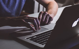 aoa体育课程-洛里昂门将创造神迹，完成多次关键扑救挽救球队，洛里昂主帅