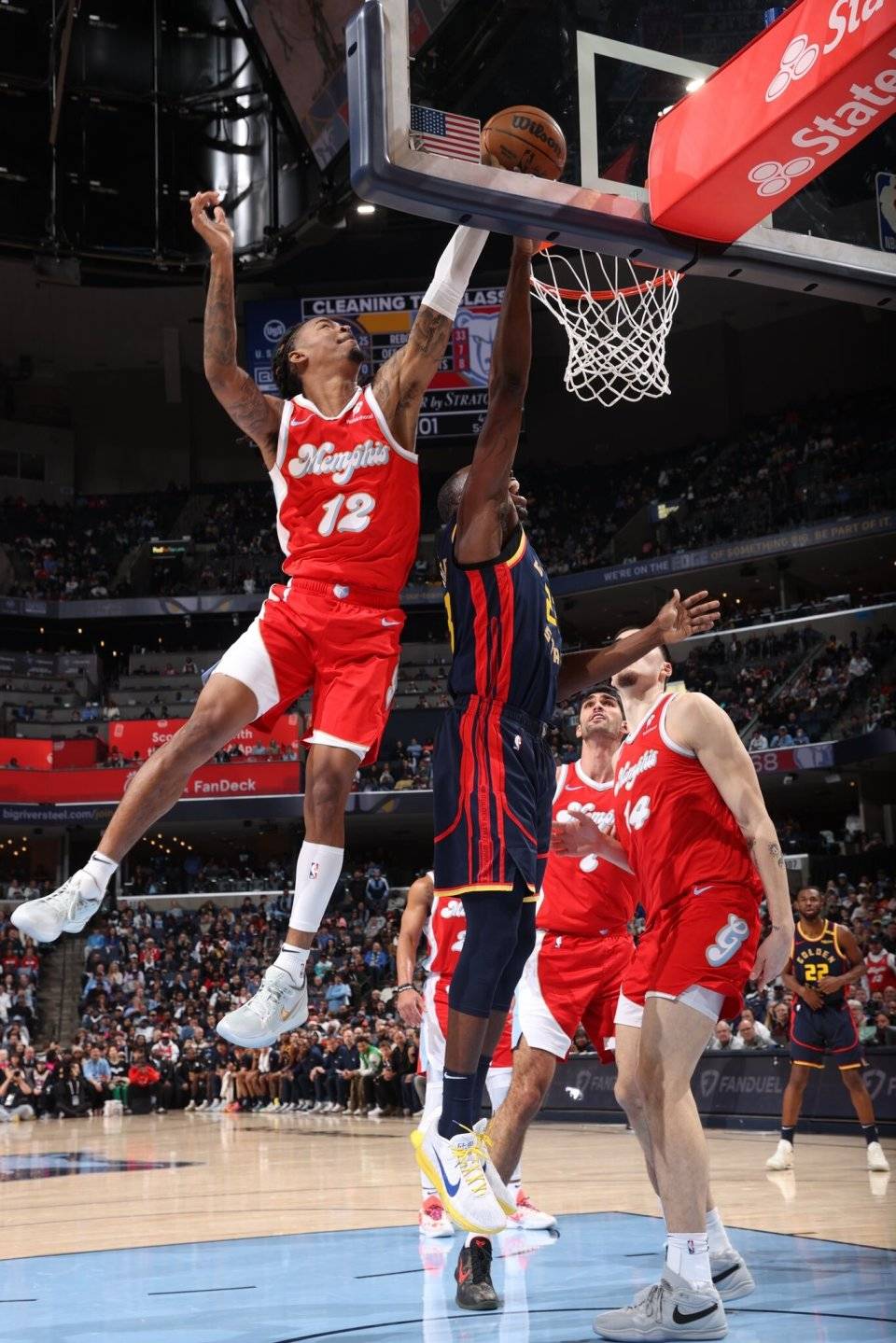 aoa体育培训-关于灰熊大胜雄鹿，迎来本月首次胜利的信息