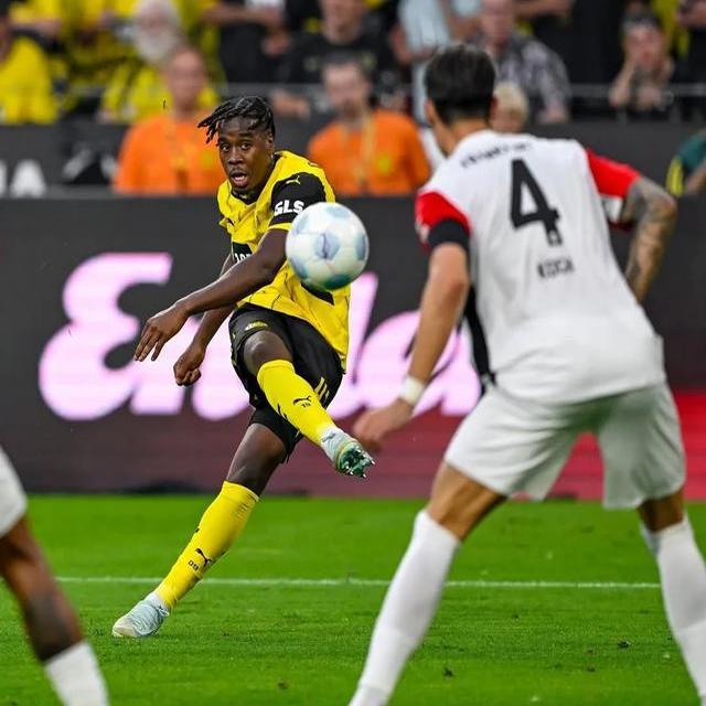 aoa体育培训-多特蒙德球队失误连连，考验实力