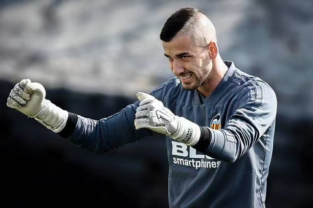 包含痛失胜利,球队陷入低谷,迫切需要反击的词条 包含痛失胜利,球队陷入低谷,迫切需要反击的词条