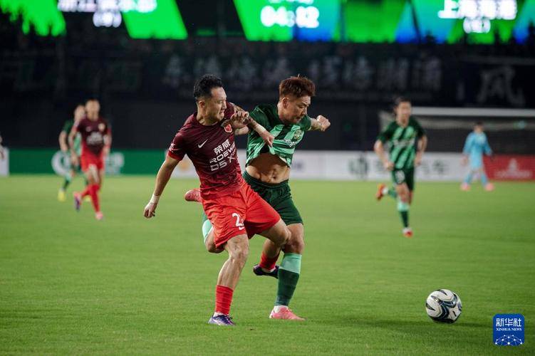 亚冠联赛中发生激烈对抗，球员状态高涨