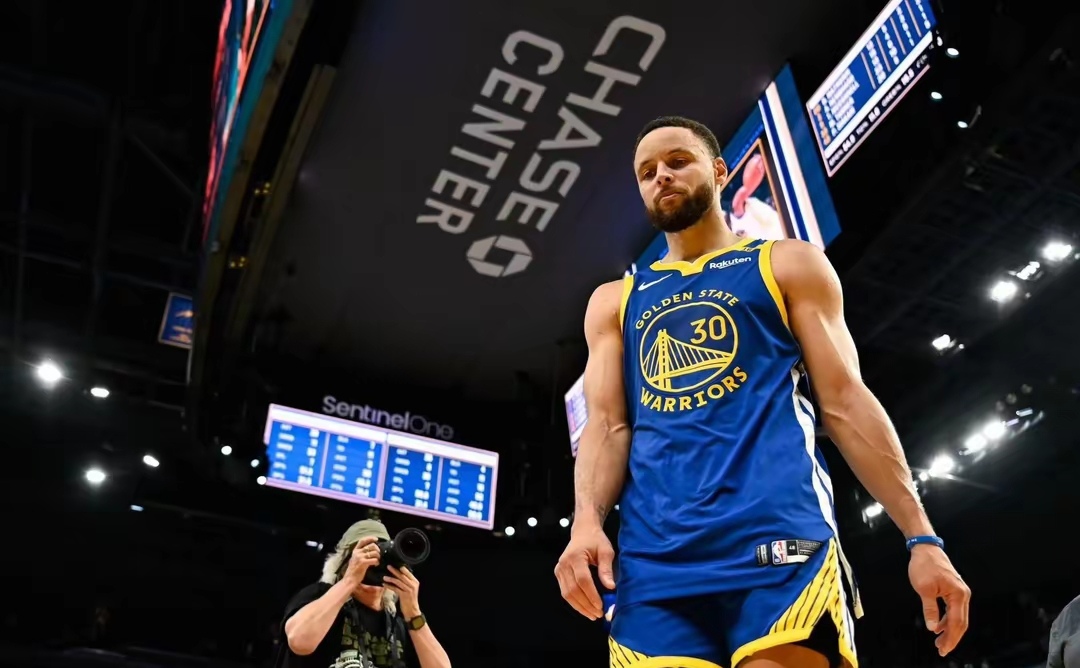 勇士客场惊险逆转,斯蒂芬森稳定发挥 勇士客场惊险逆转,斯蒂芬森稳定发挥