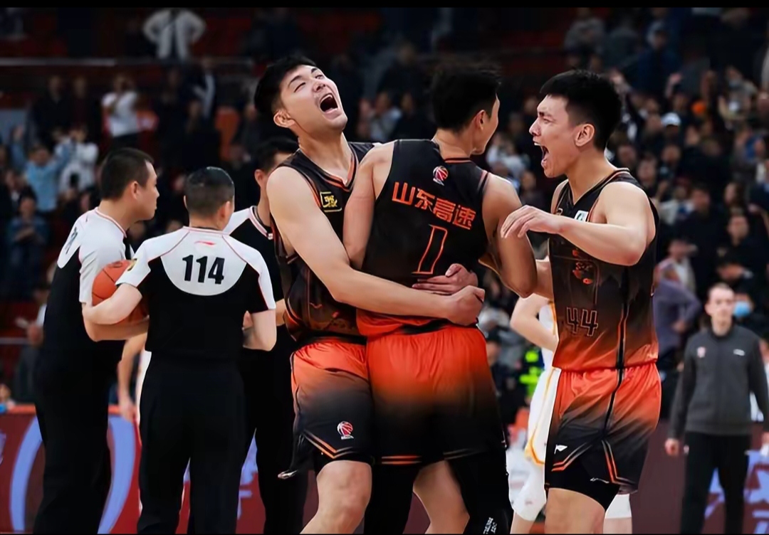 aoa体育-包含江苏痛失比赛，深夜点球负于浙江队的词条