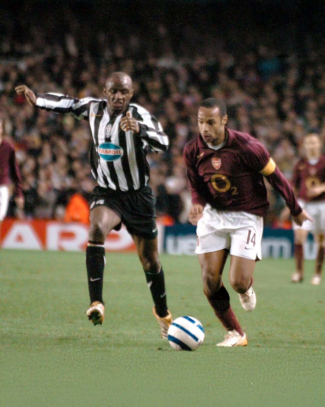 塞维利亚门将神勇扑救，力保球门不失的简单介绍