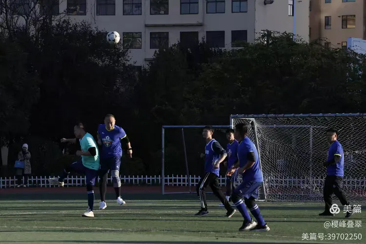 aoa体育官网-激情四射的足球比赛，全面上演