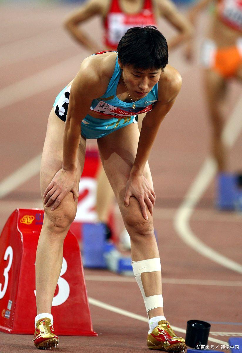 运动员践行奥林匹克精神，赛场动人