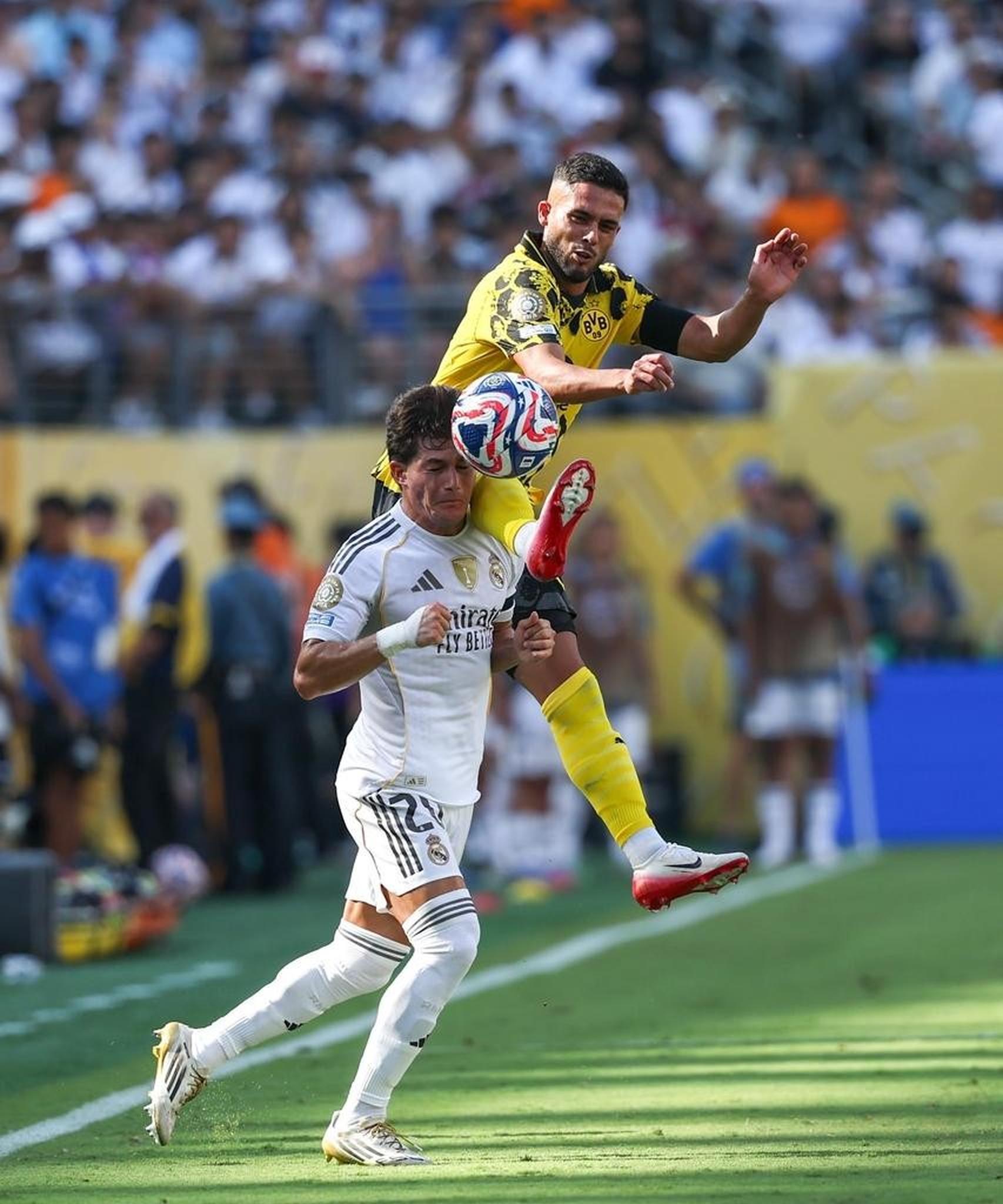 皇马主场胜大巴黎，晋级欧冠半决赛