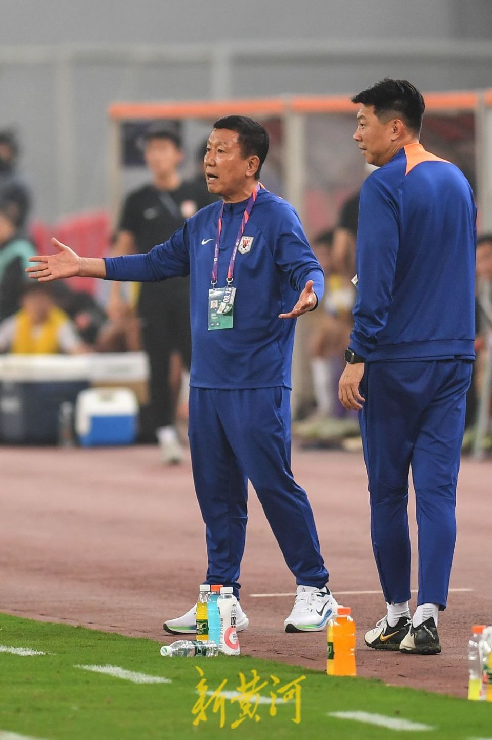 关于热切足球精神蔚然成风，国内球员拼尽全力争胜的信息