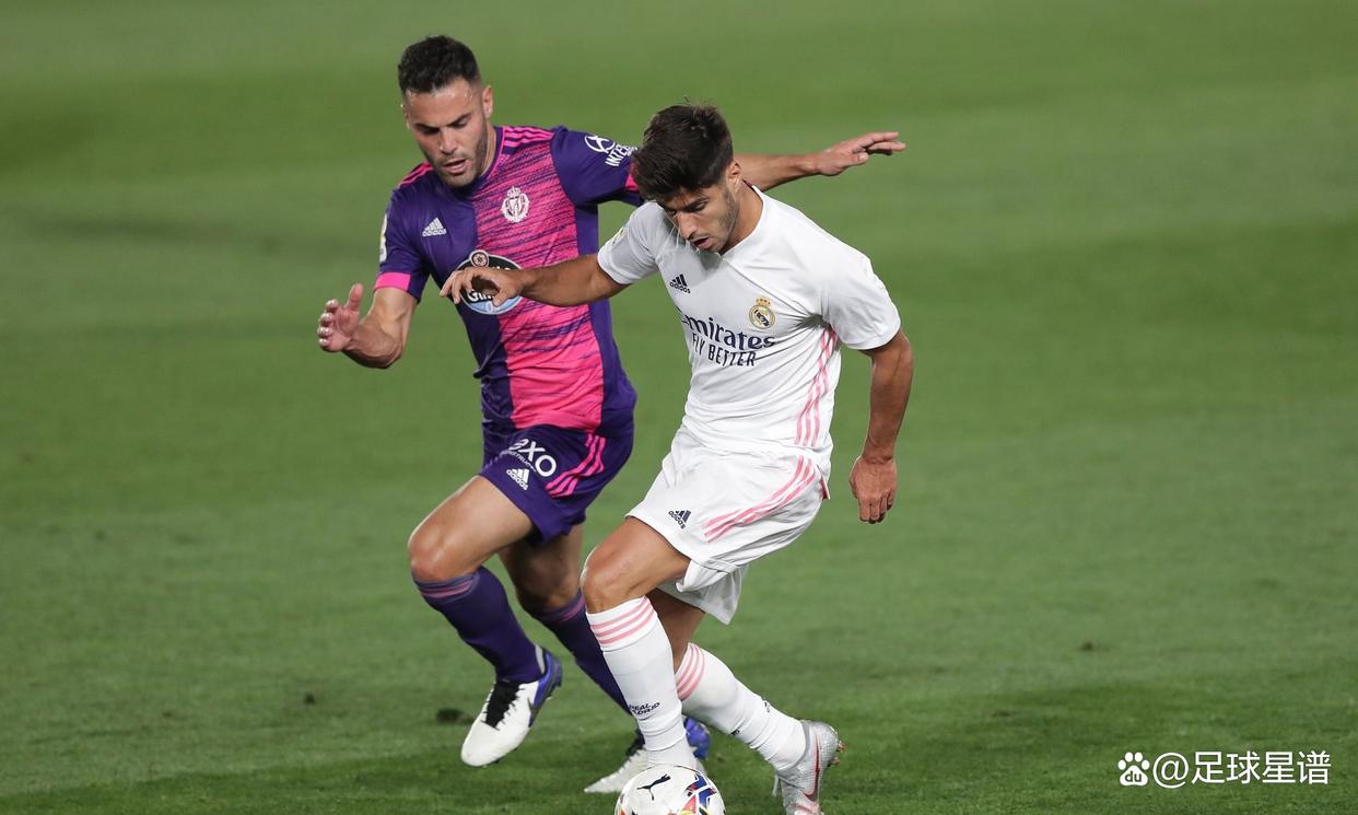 足球场上的激情对决，真实而迷人