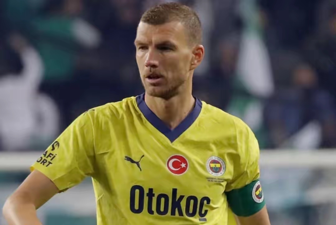 aoa体育新闻-新赛季展现新风貌，球队战绩有异曲同工之妙的简单介绍