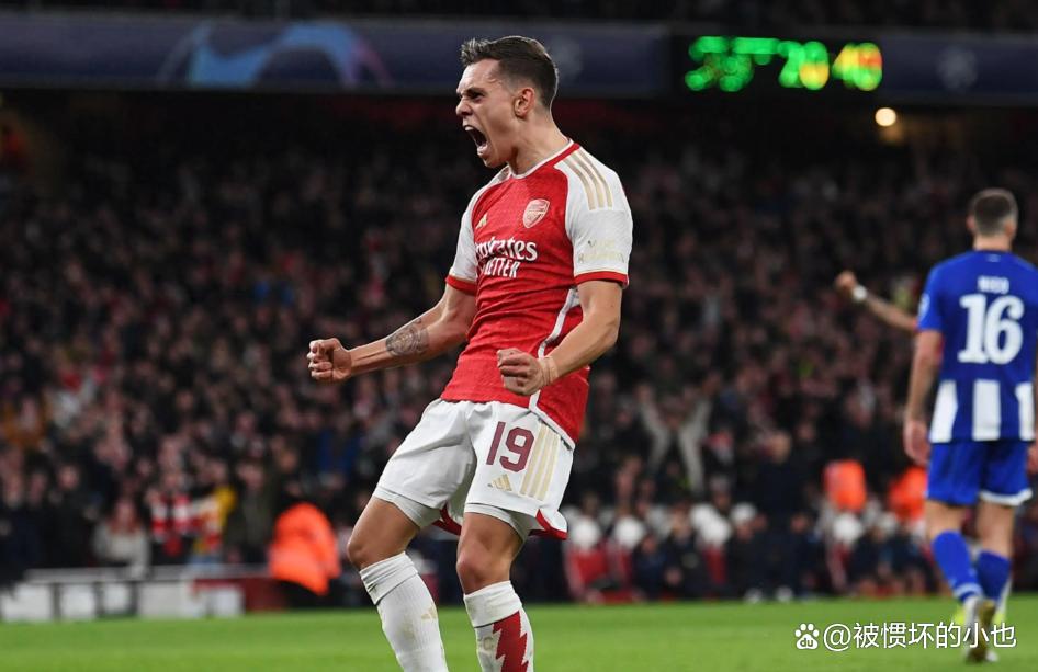 aoa体育官网-巴黎实现逆袭，成功晋级欧冠半决赛