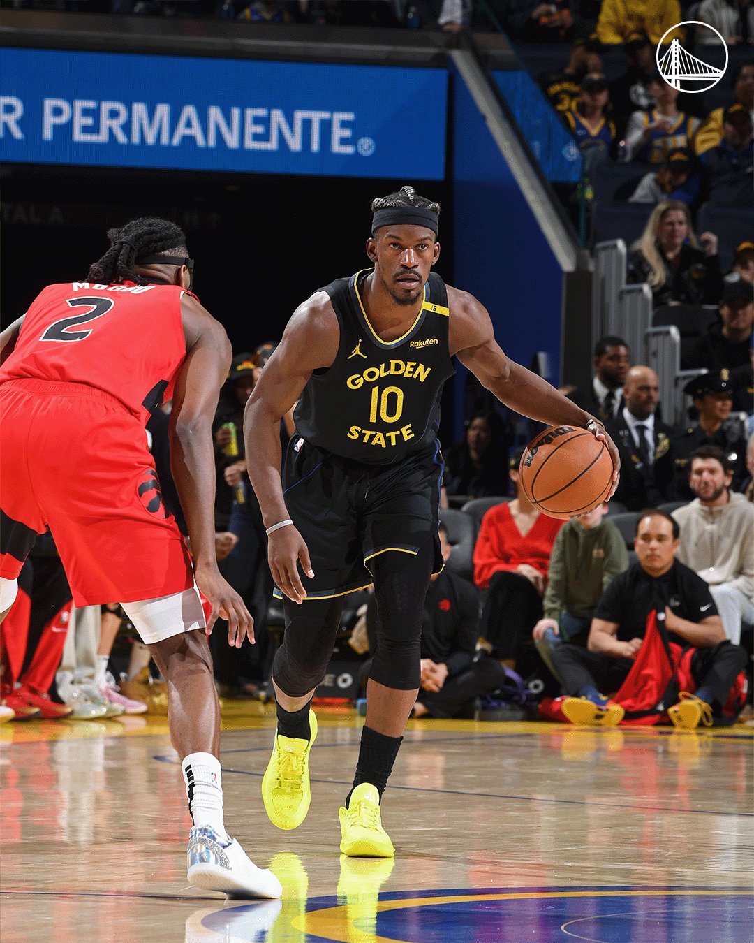 勇士客场对阵猛龙，抢夺胜利