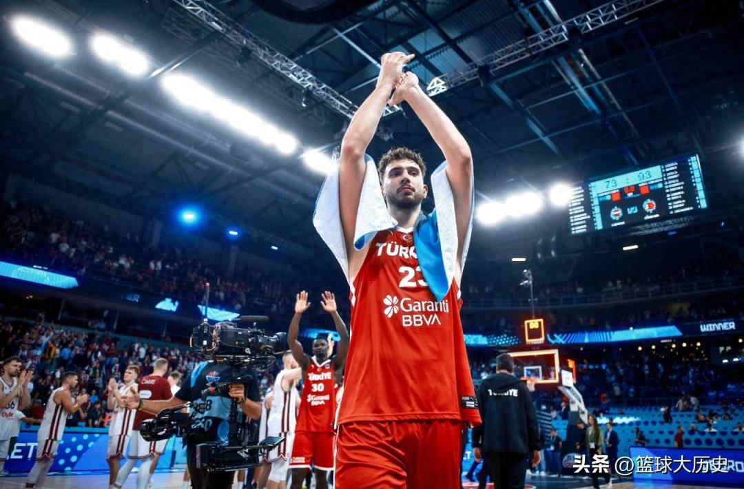 aoa体育新闻-欧冠篮球欲超越NBA，欧洲球员闪耀舞台的简单介绍