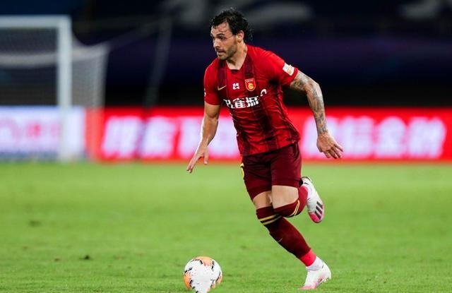 关于波兰队艰难过关，取得关键胜利的信息