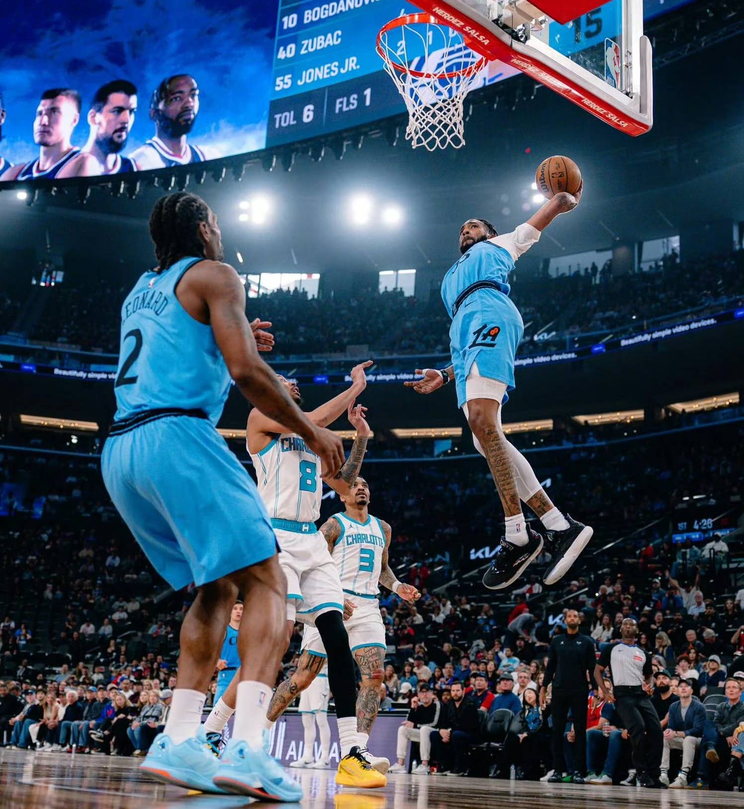 aoa体育-快船再胜勇士，领先系列赛