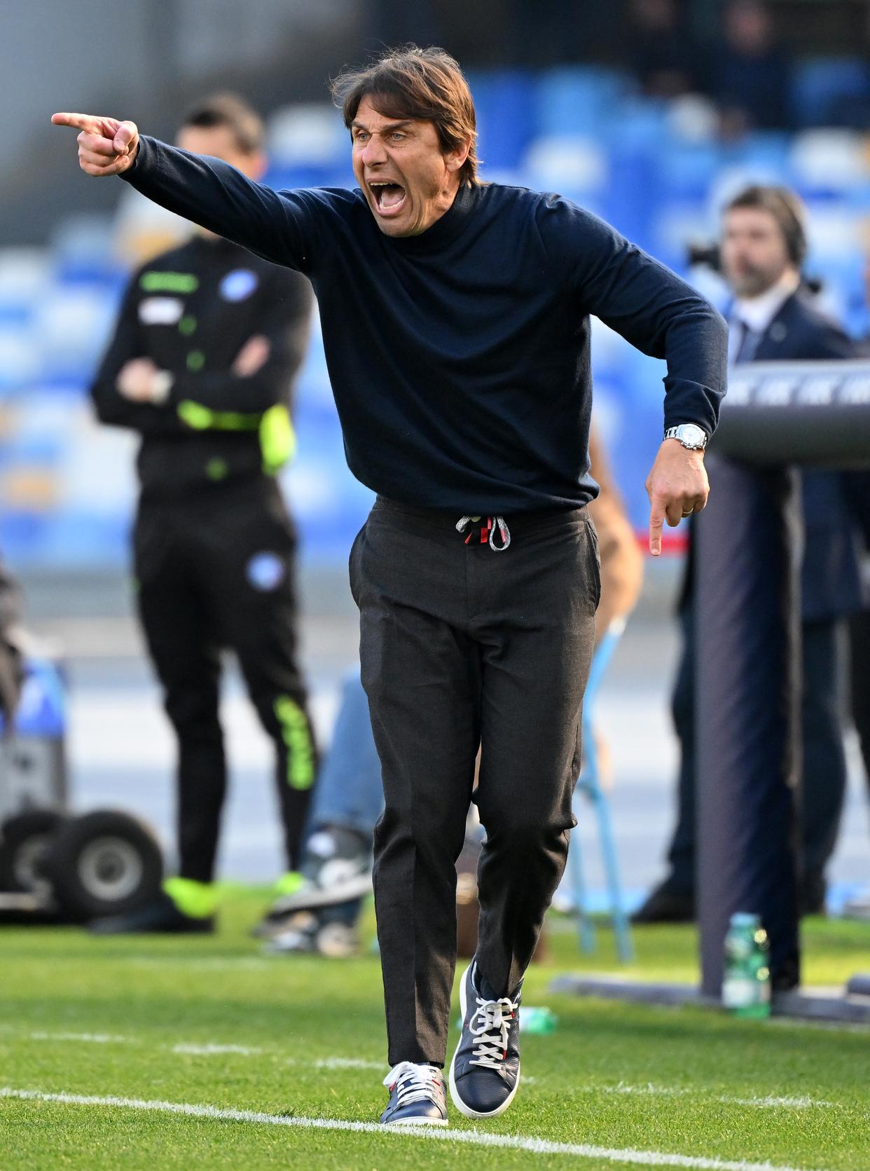 那不勒斯客场逼平佛罗伦萨，保持连胜