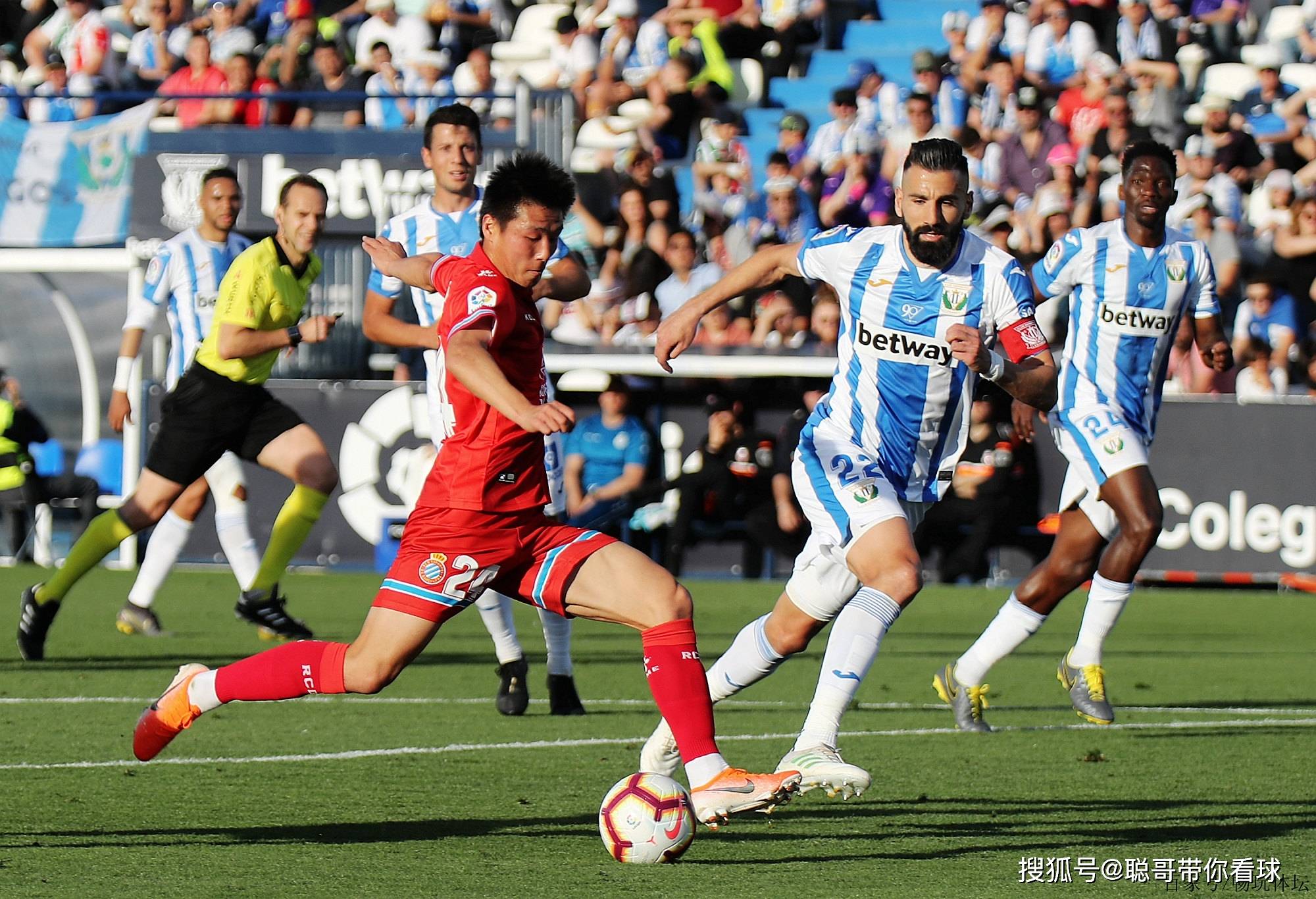 西班牙人客场战胜巴伦西亚,稳固领先的简单介绍 西班牙人客场战胜巴伦西亚,稳固领先的简单介绍